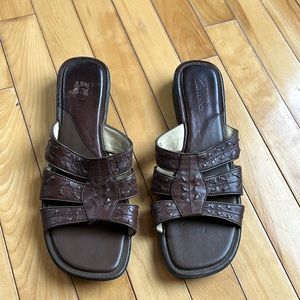 Clarks brown leather slip on sandals with woven leather design size 10